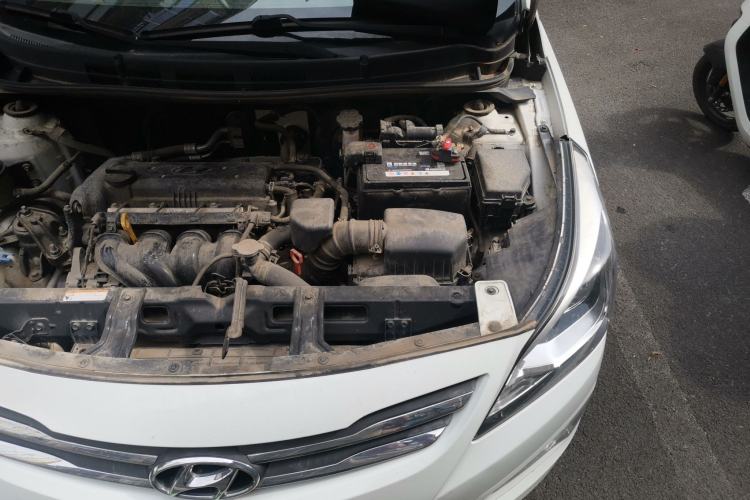 Used Hyundai Verna (older generation) 2014 1.4L Automatic Smart GLS Engine Bay Left