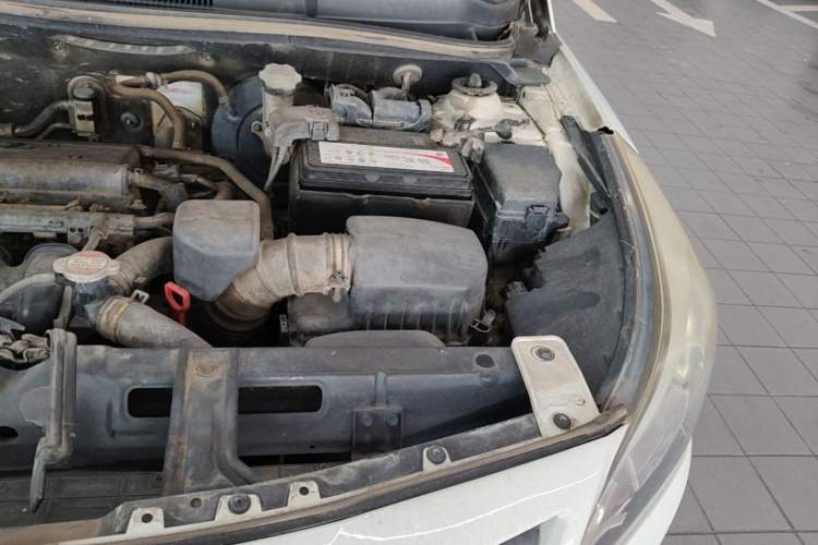 Used Hyundai Verna (older generation) 2014 1.4L Automatic Smart GLS Engine Bay Left