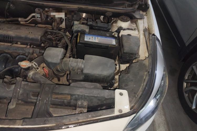Used Hyundai Verna (older generation) 2014 1.4L Automatic Smart GLS Engine Bay Left