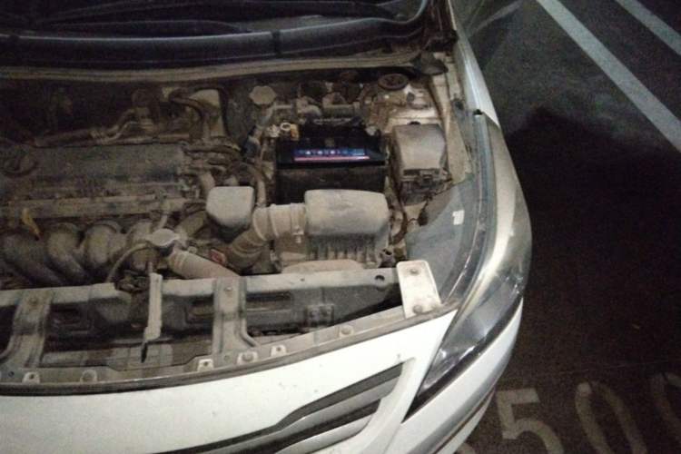 Used Hyundai Verna (older generation) 2014 1.4L Automatic Smart GLS Engine Bay Left