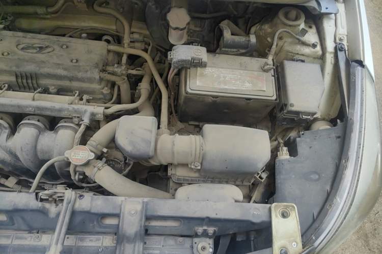 Used Hyundai Verna (older generation) 2014 1.4L Manual Smart GLS Trim Engine Bay Left