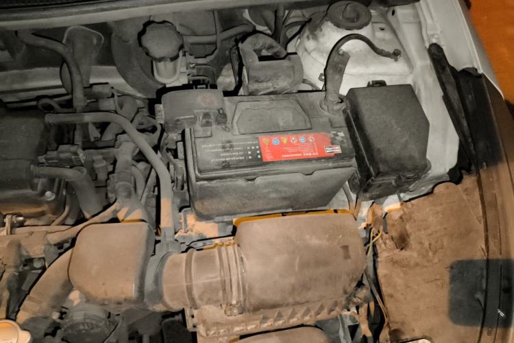 Used Hyundai Verna (older generation) 2014 1.4L Manual Smart GLS Trim Engine Bay Left