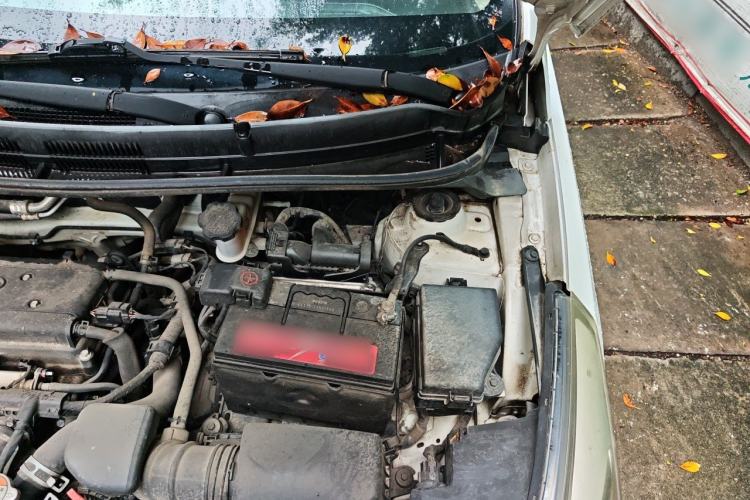 Used Hyundai Verna (older generation) 2014 1.4L Automatic Smart GLS Engine Bay Left