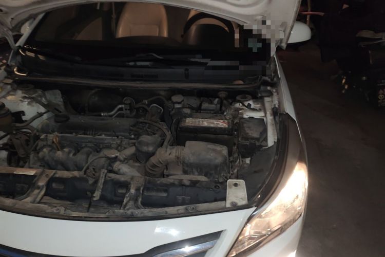Used Hyundai Verna (older generation) 2014 1.4L Manual Smart GLS Trim Engine Bay Left