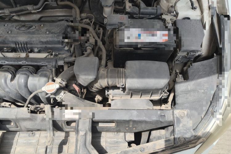 Used Hyundai Verna (older generation) 2014 1.4L Automatic Smart GLS Engine Bay Left