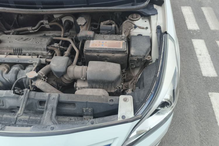 Used Hyundai Verna (older generation) 2014 1.4L Manual Top-Tier Model TOP Engine Bay Left
