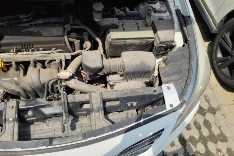 Used Hyundai Verna (older generation) 2014 1.4L Automatic Smart GLS Engine Bay Left