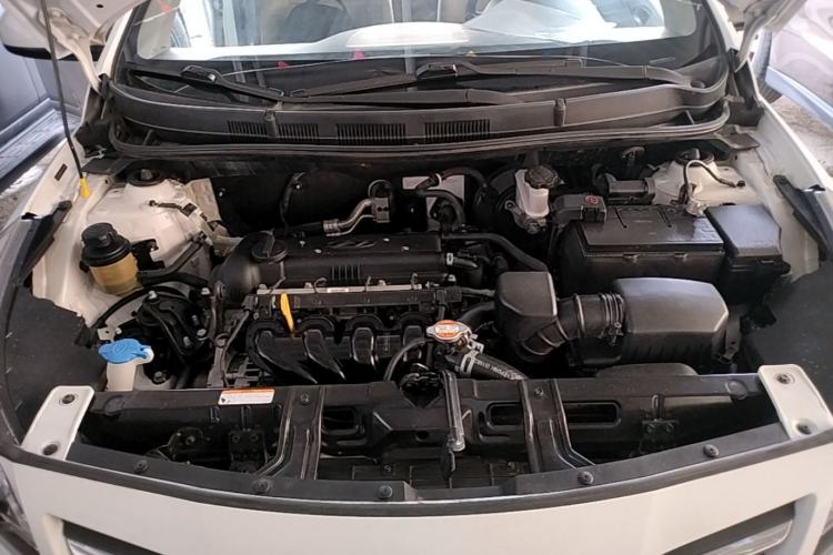 Used Hyundai Verna (older generation) 2014 1.4L Manual Smart GLS Trim Engine Bay