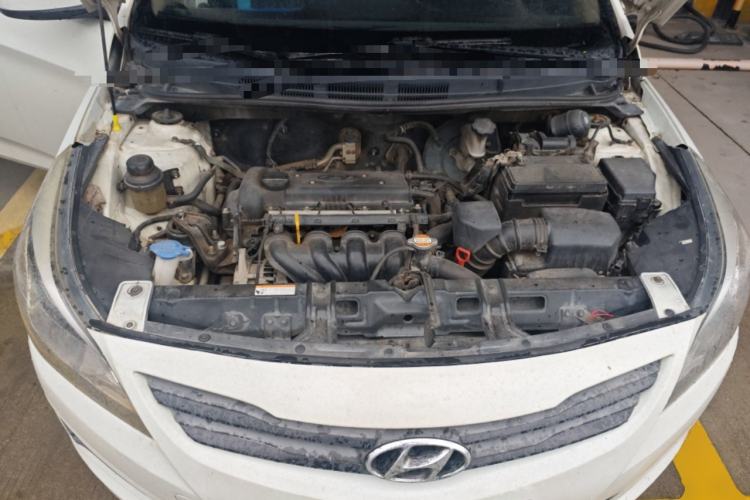 Used Hyundai Verna (older generation) 2014 1.4L Automatic Fashion GS Model Engine Bay