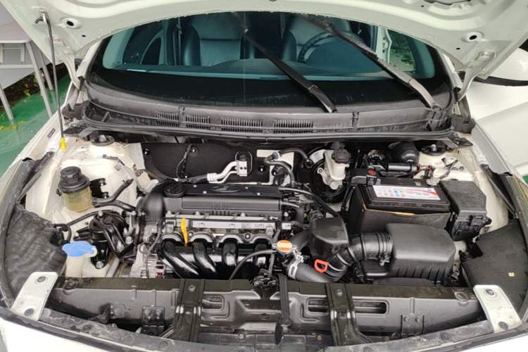 Used Hyundai Verna (older generation) 2014 1.4L Automatic Smart GLS Engine Bay