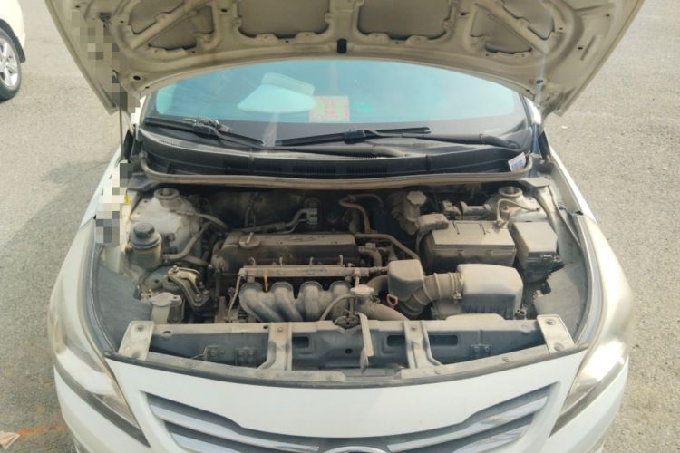 Used Hyundai Verna (older generation) 2014 1.4L Automatic Smart GLS Engine Bay