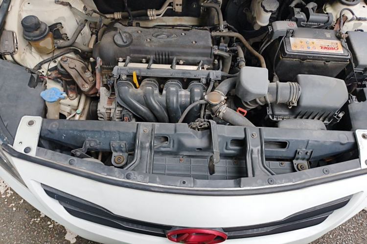 Used Hyundai Verna (older generation) 2014 1.4L Automatic Smart GLS Engine Bay