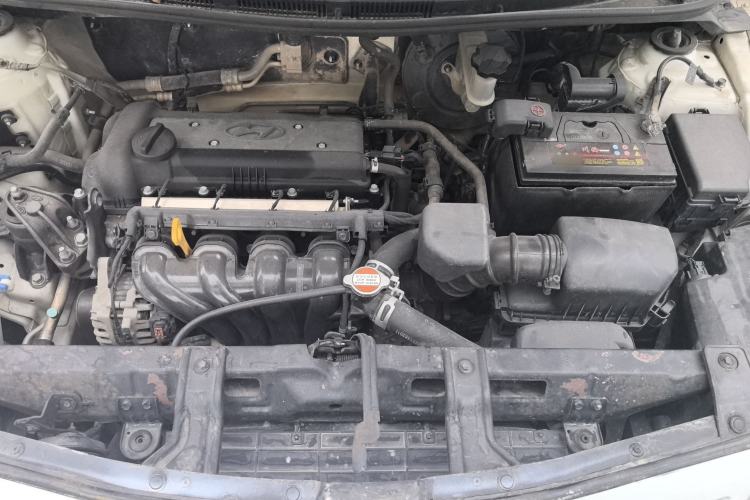 Used Hyundai Verna (older generation) 2014 1.4L Manual Smart GLS Trim Engine Bay
