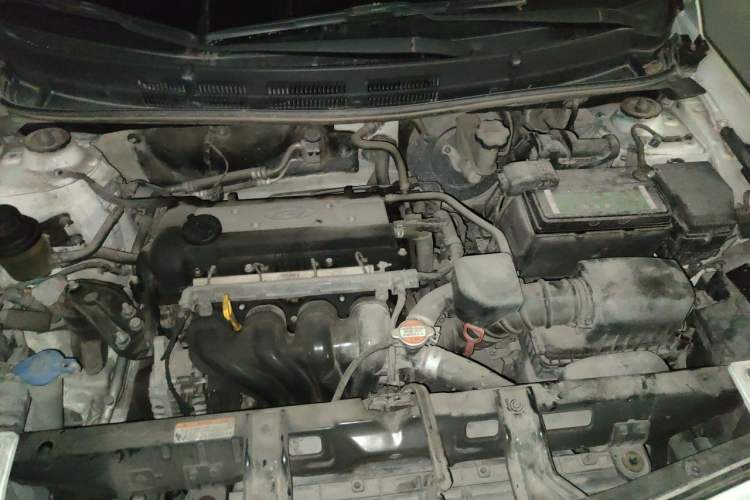 Used Hyundai Verna (older generation) 2014 1.4L Automatic Smart GLS Engine Bay