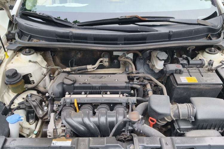 Used Hyundai Verna (older generation) 2014 1.4L Automatic Smart GLS Engine Bay