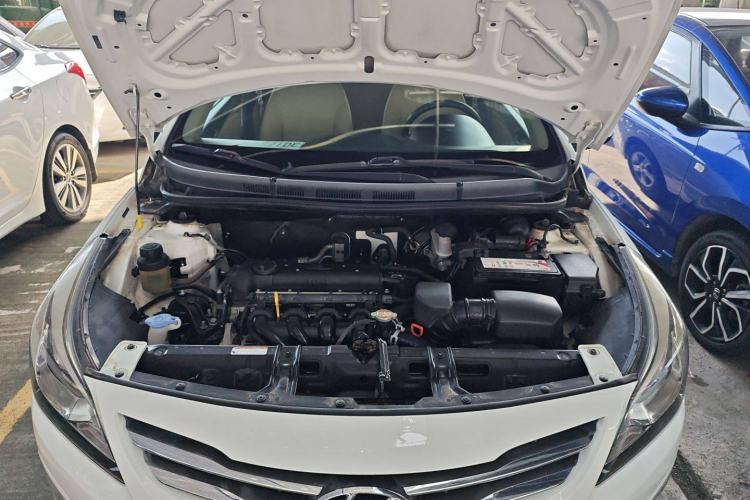 Used Hyundai Verna (older generation) 2014 1.4L Automatic Smart GLS Engine Bay