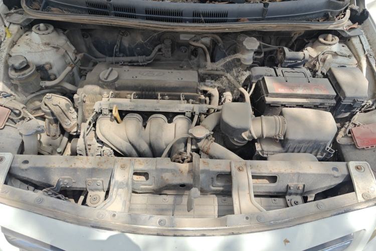 Used Hyundai Verna (older generation) 2014 1.4L Manual Smart GLS Trim Engine Bay