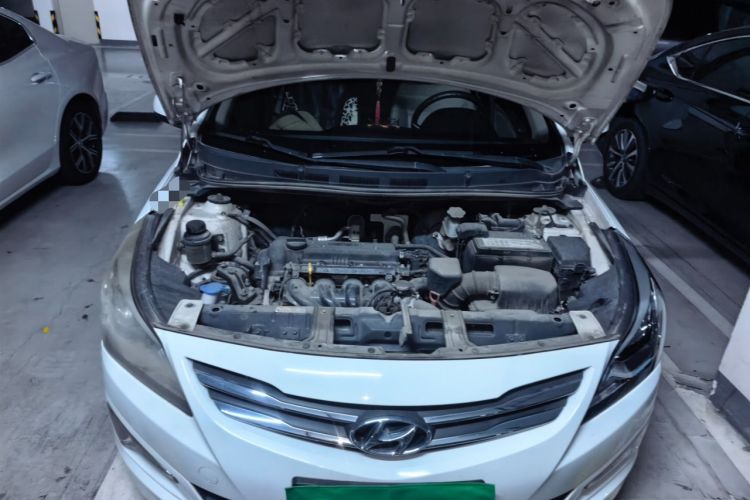 Used Hyundai Verna (older generation) 2014 1.4L Automatic Smart GLS Engine Bay