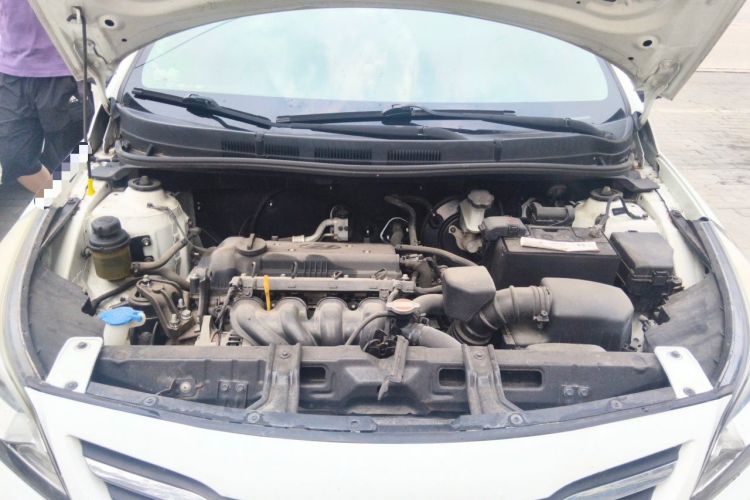 Used Hyundai Verna (older generation) 2014 1.4L Manual Smart GLS Trim Engine Bay