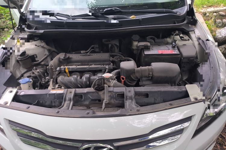Used Hyundai Verna (older generation) 2014 1.4L Automatic Leading-Edge GLX Engine Bay