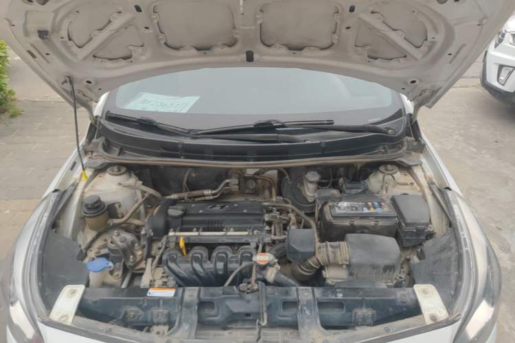 Used Hyundai Verna (older generation) 2014 1.4L Manual Smart GLS Trim Engine Bay