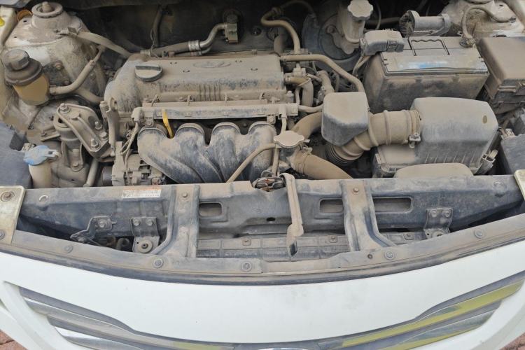 Used Hyundai Verna (older generation) 2014 1.4L Manual Smart GLS Trim Engine Bay