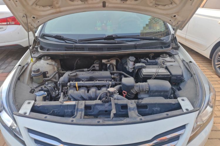 Used Hyundai Verna (older generation) 2014 1.4L Automatic Smart GLS Engine Bay