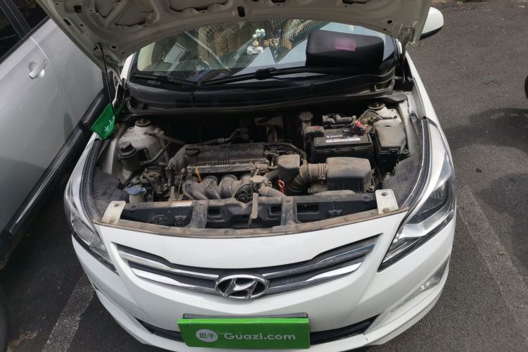 Used Hyundai Verna (older generation) 2014 1.4L Automatic Smart GLS Engine Bay