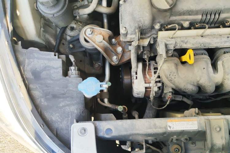 Used Hyundai Verna (older generation) 2014 1.4L Manual Top-Tier Model TOP Engine Bay Right