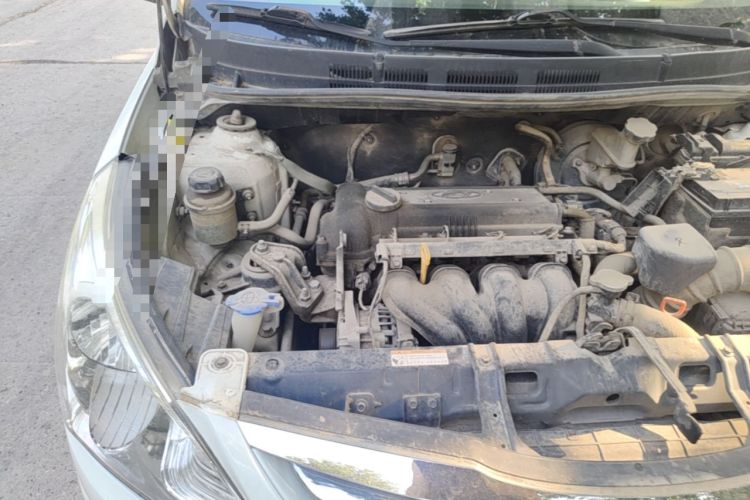 Used Hyundai Verna (older generation) 2014 1.4L Automatic Smart GLS Engine Bay Right