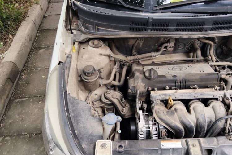Used Hyundai Verna (older generation) 2014 1.4L Automatic Smart GLS Engine Bay Right