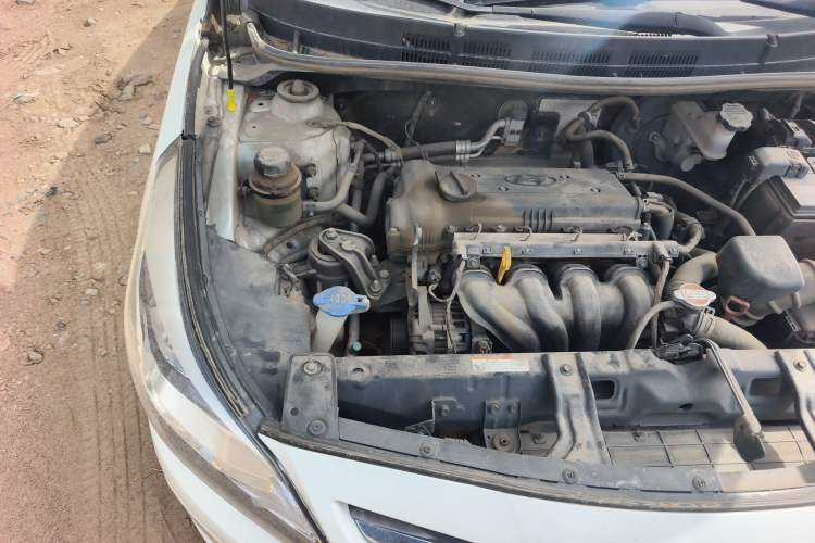 Used Hyundai Verna (older generation) 2014 1.4L Automatic Smart GLS Engine Bay Right