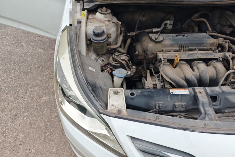 Used Hyundai Verna (older generation) 2014 1.4L Automatic Smart GLS Engine Bay Right