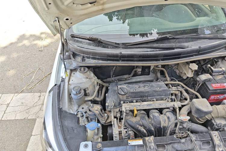 Used Hyundai Verna (older generation) 2014 1.4L Manual Fashion GS Model Engine Bay Right