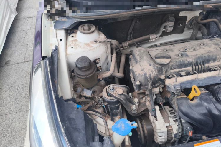 Used Hyundai Verna (older generation) 2014 1.4L Automatic Leading-Edge GLX Engine Bay Right