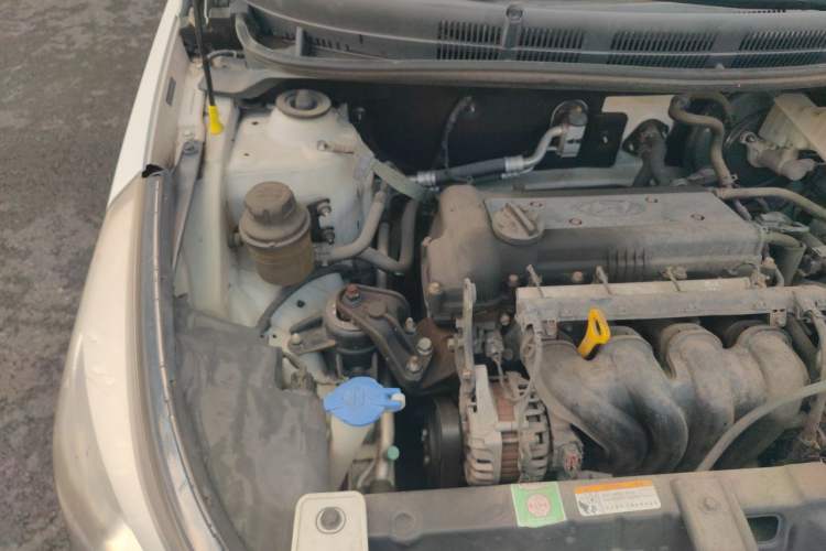 Used Hyundai Verna (older generation) 2014 1.4L Automatic Smart GLS Engine Bay Right