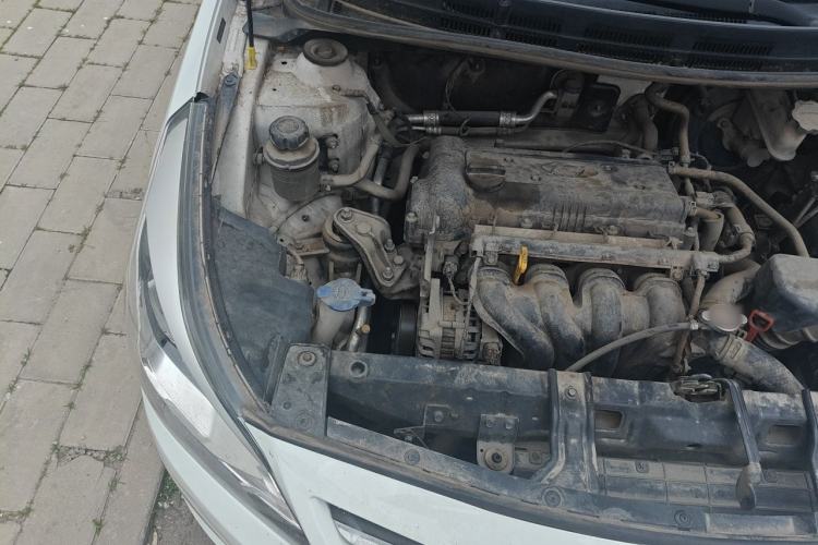 Used Hyundai Verna (older generation) 2014 1.4L Automatic Smart GLS Engine Bay Right