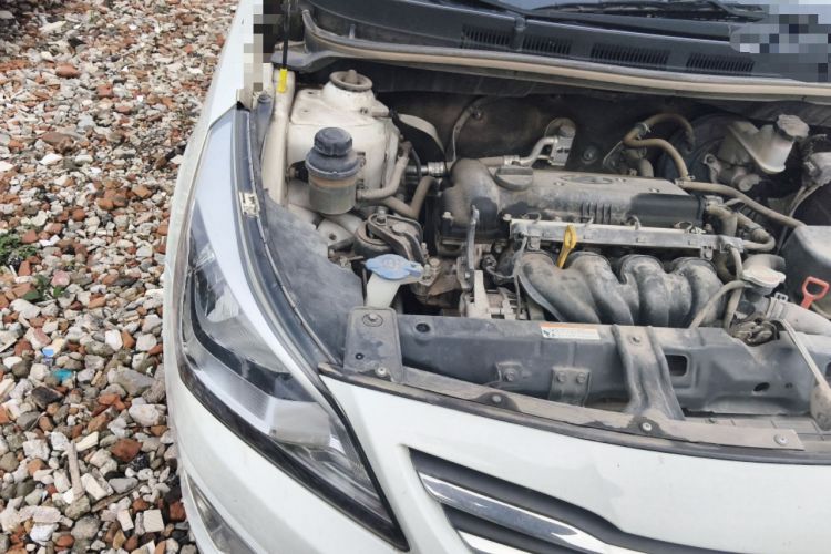 Used Hyundai Verna (older generation) 2014 1.4L Automatic Smart GLS Engine Bay Right