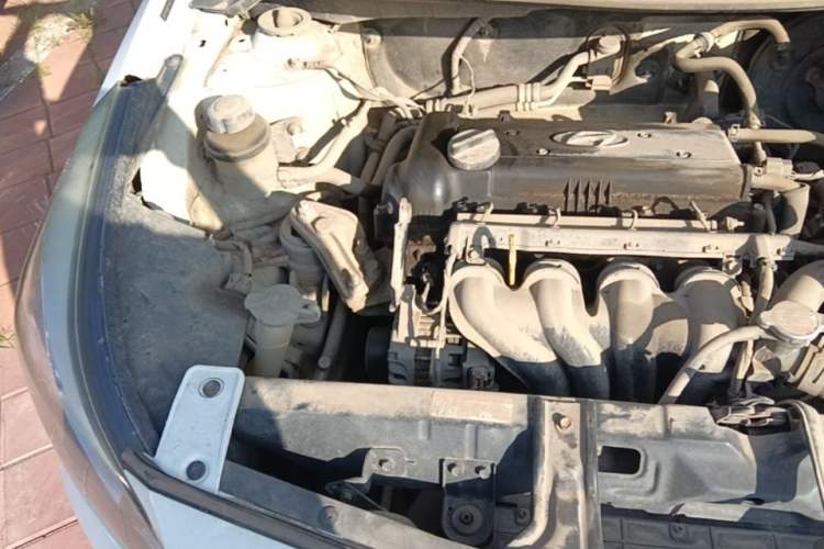 Used Hyundai Verna (older generation) 2014 1.4L Automatic Smart GLS Engine Bay Right