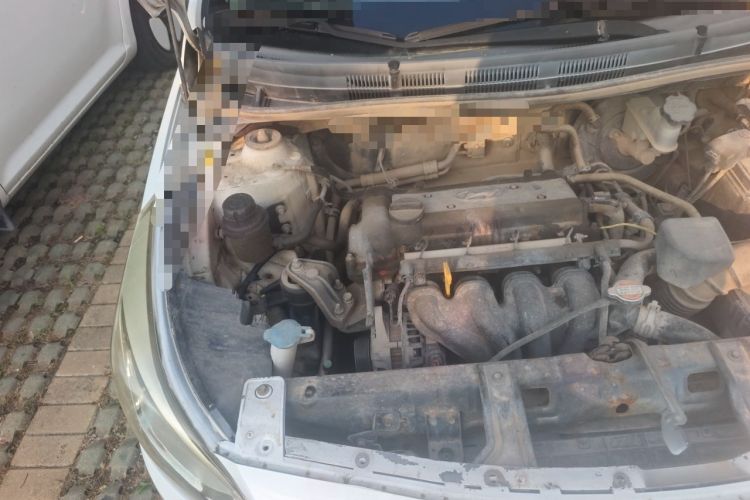 Used Hyundai Verna (older generation) 2014 1.4L Manual Smart GLS Trim Engine Bay Right
