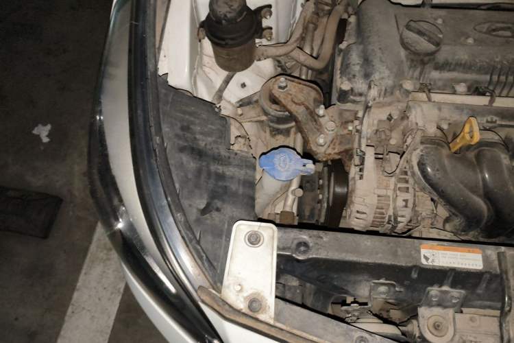 Used Hyundai Verna (older generation) 2014 1.4L Automatic Smart GLS Engine Bay Right