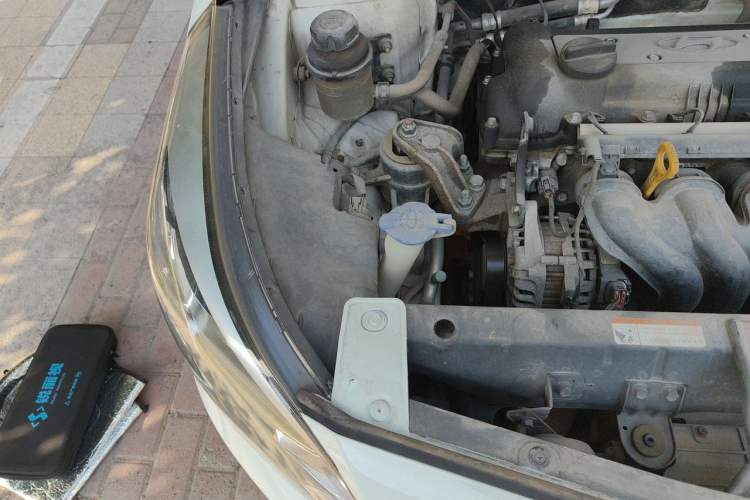 Used Hyundai Verna (older generation) 2014 1.4L Automatic Smart GLS Engine Bay Right