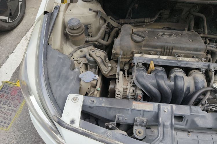 Used Hyundai Verna (older generation) 2014 1.4L Automatic Smart GLS Engine Bay Right