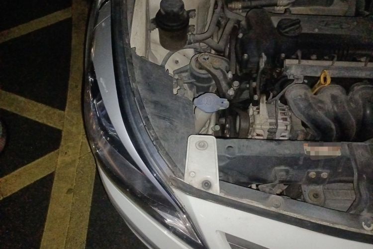 Used Hyundai Verna (older generation) 2014 1.4L Automatic Fashion GS Model Engine Bay Right