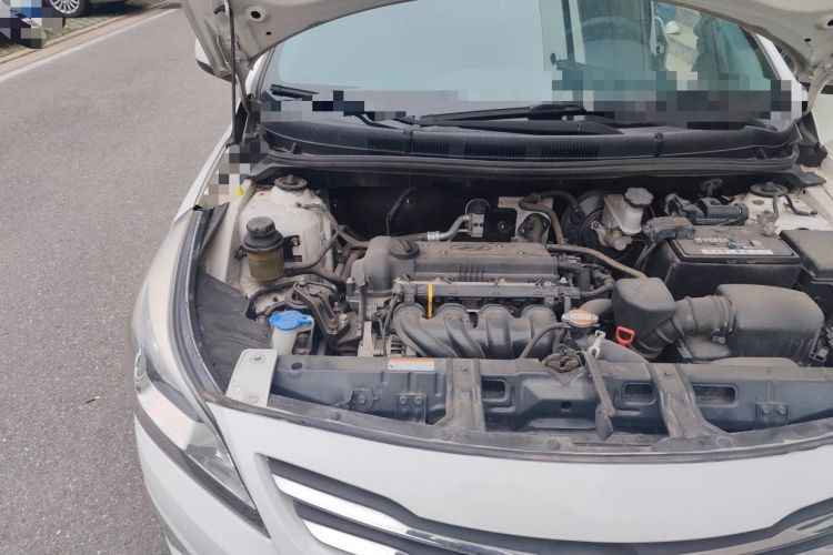 Used Hyundai Verna (older generation) 2014 1.4L Automatic Smart GLS Engine Bay Right