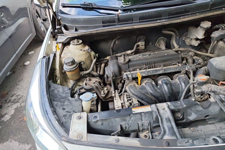 Used Hyundai Verna (older generation) 2014 1.4L Automatic Smart GLS Engine Bay Right