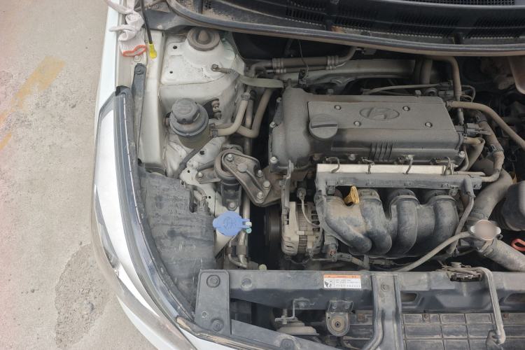 Used Hyundai Verna (older generation) 2014 1.4L Automatic Smart GLS Engine Bay Right