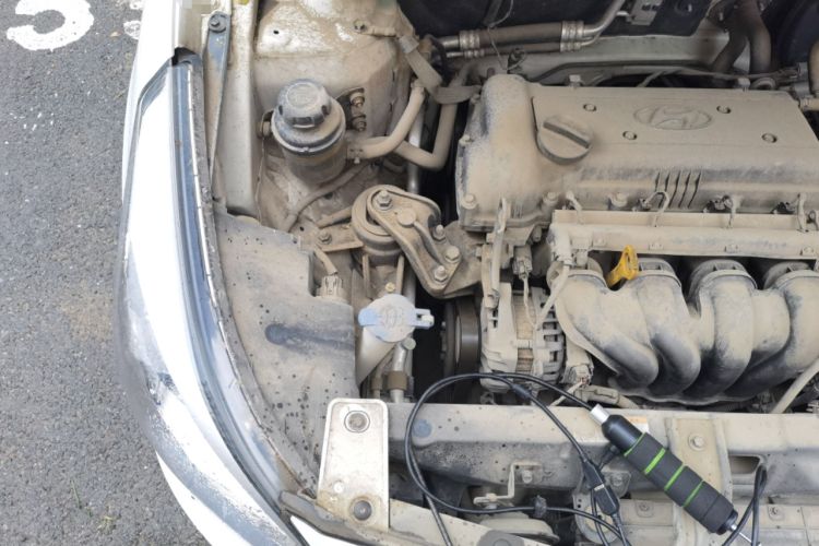 Used Hyundai Verna (older generation) 2014 1.4L Manual Smart GLS Trim Engine Bay Right