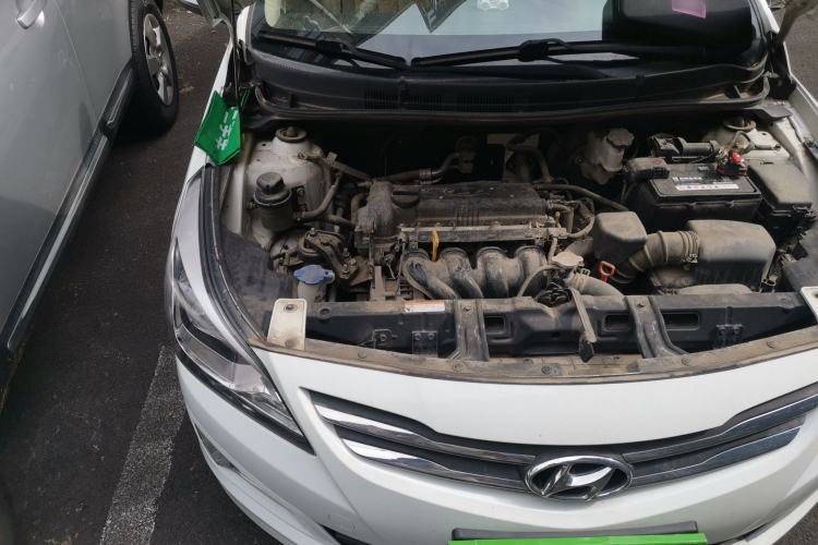 Used Hyundai Verna (older generation) 2014 1.4L Automatic Smart GLS Engine Bay Right