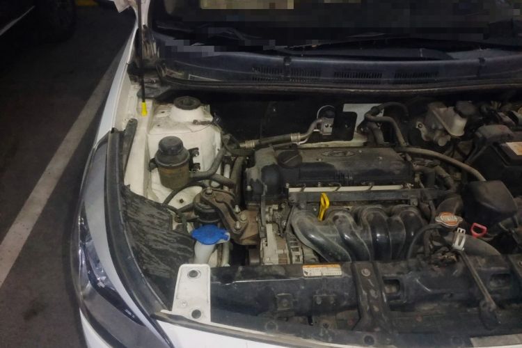 Used Hyundai Verna (older generation) 2014 1.4L Automatic Smart GLS Engine Bay Right